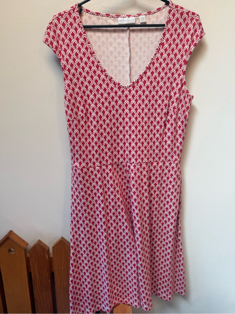 New York & Company Red and White Geometric Cap-Sleeve V-Neck Dress